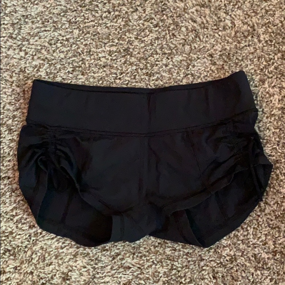 lululemon-volleyball spandex